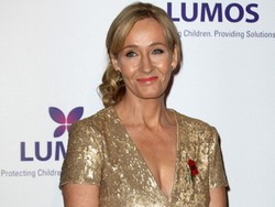 JK Rowling Kesal Penggemar Masih Debat Soal Dumbledore Gay