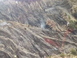 8 Penampakan Serpihan Pesawat Germanwings yang Jatuh di Prancis