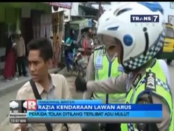 Pengendara Lawan Polisi Saat Kena Tilang