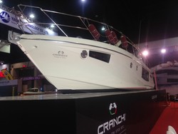 Beli Yacht Ini, Gratis Mobil Mewah Mercy Brabus!