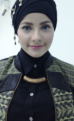 Foto: Cantiknya Mouzalina Saat Pemotretan untuk Hijab Hunt 2015