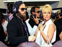 Pamela Anderson Gugat Cerai Suami karena Tak Merasa Cocok Secara Seksual