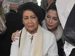 Rima Melati Selalu Dimanja Frans Tumbuan Hingga Soal Makanan