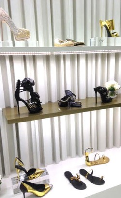 Stiletto Sampai Sneakers, Koleksi Terbaru Giuseppe Zanotti Dihiasi Emas