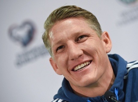 Schweinsteiger Tak Terbebani dengan Ban Kapten