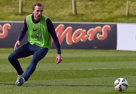 Info Soal Kane Jadi Starter Bocor, Hodgson Kesal