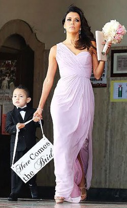 Inspirasi Gaun Cantik Dari Selebriti Ketika Menjadi Pengiring Pengantin