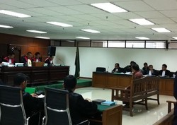 Saksi: Bonaran Pernah Transfer Rp 1 miliar ke Akil Lewat Bachtiar Sibarani