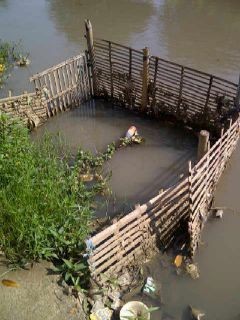 Hiii! Pabrik Es Batu di Jakarta Timur Ini Jual Es Mengandung Bakteri Berbahaya
