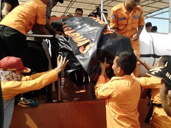Tim SAR Temukan 1 Lagi Jenazah ABK KM Kumala Endah