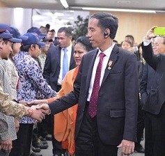 Jokowi Jajal Obat Anti Macet Warga Beijing Menuju Bandara
