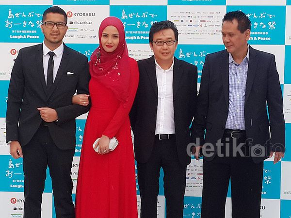 Revalina S Temat Berhijab Merah di Okinawa Internasional Film Festival