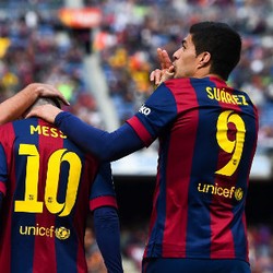 Suarez Bantah Anggap Pemain Barca adalah Pelayan Messi