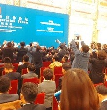 Presentasi Jokowi Laris Manis Dijepret Pengusaha Tiongkok