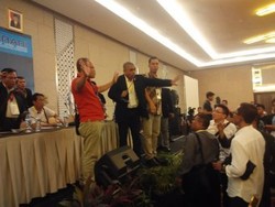 Munas Peradi Kembali Ricuh Setelah Disetop oleh Otto Hasibuan