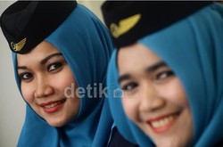 Ini Dessy dan Silvia, Pramugari Cantik Berhijab dari Maskapai NAM Air