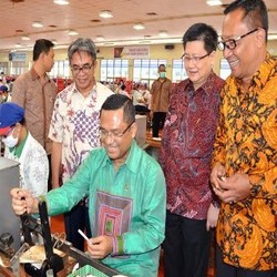 Menperin Blusukan ke Pabrik Perusahaan Rokok Terbesar di Asia Tenggara