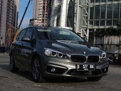Jalan Singkat dengan MPV BMW Seharga Rp 619 Juta