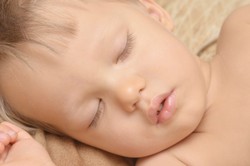 Bayi Nangis Kejer Lalu Pingsan Beberapa Detik, Apa yang Terjadi?