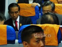 Jokowi Jajal Kereta Beijing Airport Express