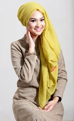 Tutorial Hijab Layer Samping dari Indah Nada Puspita