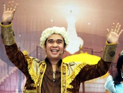 Opie Kenang Olga Jambak Kumisnya