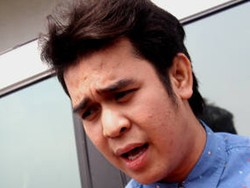 Datang ke Rumah Duka Olga, Ayu Dewi Menangis