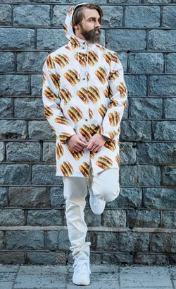 Foto: McDonalds Luncurkan Busana Bermotif Burger Big Mac