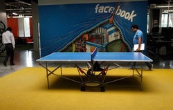 Akun Facebook Kopilot Pesawat Germanwings Digembok