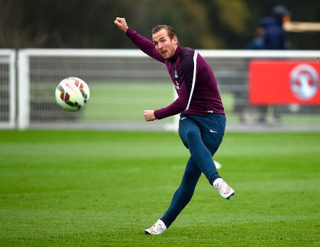 Kane Selangkah Lagi Lakoni Debut di Timnas Inggris