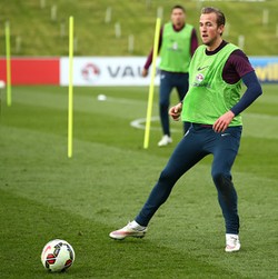 Harry Kane Dinilai Mirip Thomas Mueller, Juga Cerdas seperti Teddy Sheringham