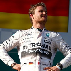 Kompres dengan Pembalut, Cara Rosberg Halau Keringat Berlebih di Sepang
