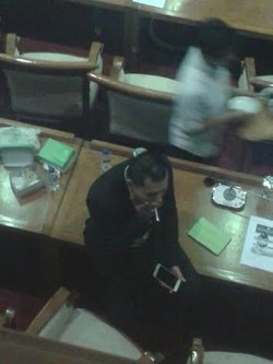 Anang Ngerokok di Ruang Sidang, Calon Ketua Fraksi PAN: Kelalaian yang Kurang Patut