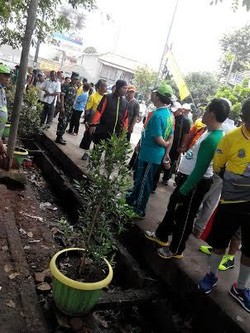 Wali Kota Bekasi Mencak-mencak Lihat Jalan Rusak dan PKL Bertebaran