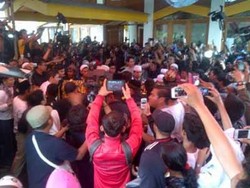 Ratusan Orang Ikut Salatkan Jenazah Olga