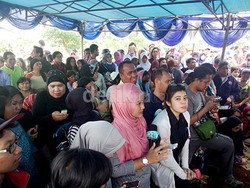 Jaja Mihardja Coba Tenangkan Warga yang Rusuh di Area Pemakaman Olga