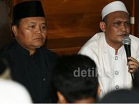 Wakil Ketua MPR Ikut Salatkan Jenazah Olga