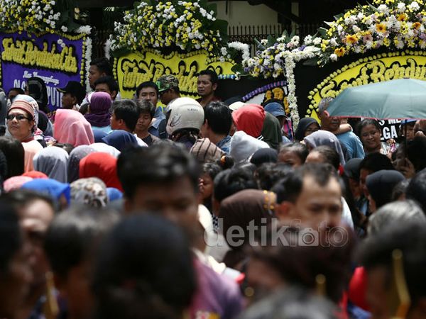 Ribuan Pelayat Datangi Rumah Almarhum Olga Syahputra
