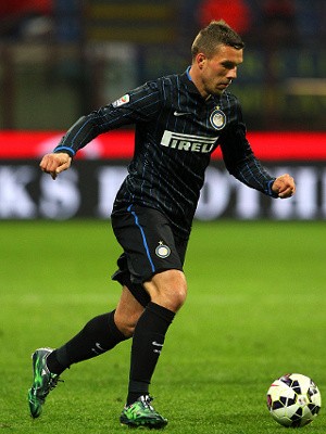 Terus Jadi Sorotan Media Italia, Podolski: Haruskah Aku Berhenti Bermain?