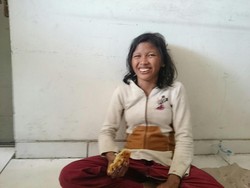 ABG yang Naik Atap Stasiun Tanah Abang Turun karena Diiming-imingi Uang