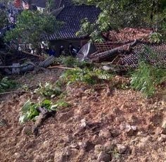 Korban Tewas Longsor Sukabumi Jadi 10 Orang, 290 Orang Mengungsi