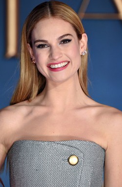 Lily James, Cinderella yang Suka Pakai Make-up Sembarangan