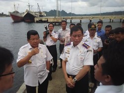 Blusukan ke Sulawesi, Jonan Guyur Rp 75 M untuk Pelabuhan di Mamuju