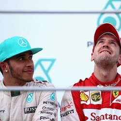 Hamilton Sanjung Vettel dan Ferrari