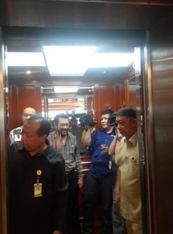 Kubu Ical Usung Angket Menkum, Agung Cs Akan Gulirkan Angket Lapindo