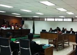 Tomson Situmeang Akui Ada Perintah Bonaran Ambil Duit yang Jadi Suap Akil