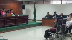 Karyawan Swie Teng Dicecar Soal Kongkalikong Suap ke Rachmat Yasin