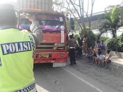 Suami Istri Tewas Dilindas Truk Kontainer di Medan