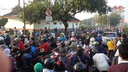 Pemotor Melawan Arus Semakin Mewabah, Bikin Macet dan Celaka