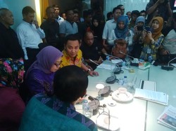 Tegang! Yorrys cs Berhasil Masuk Ruang Pimpinan FPG